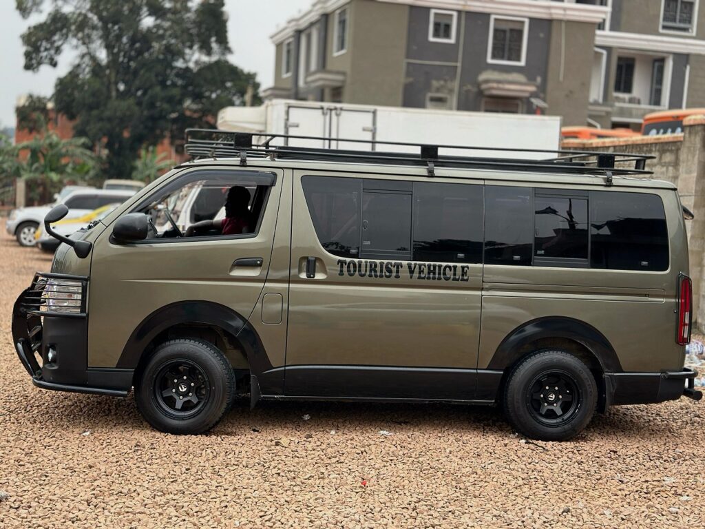 4x4 safari van hire in uganda