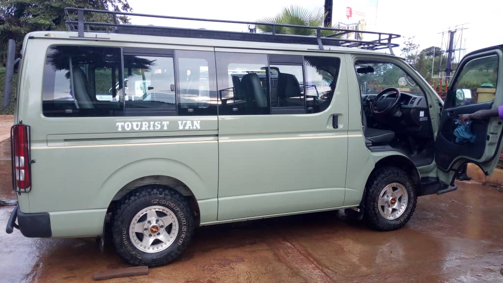 4x4 safari van hire in uganda