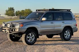 10 Ultimate tips for Renting a Car in Uganda