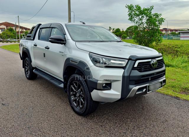 Hilux hire, wear a seat belt while driving it