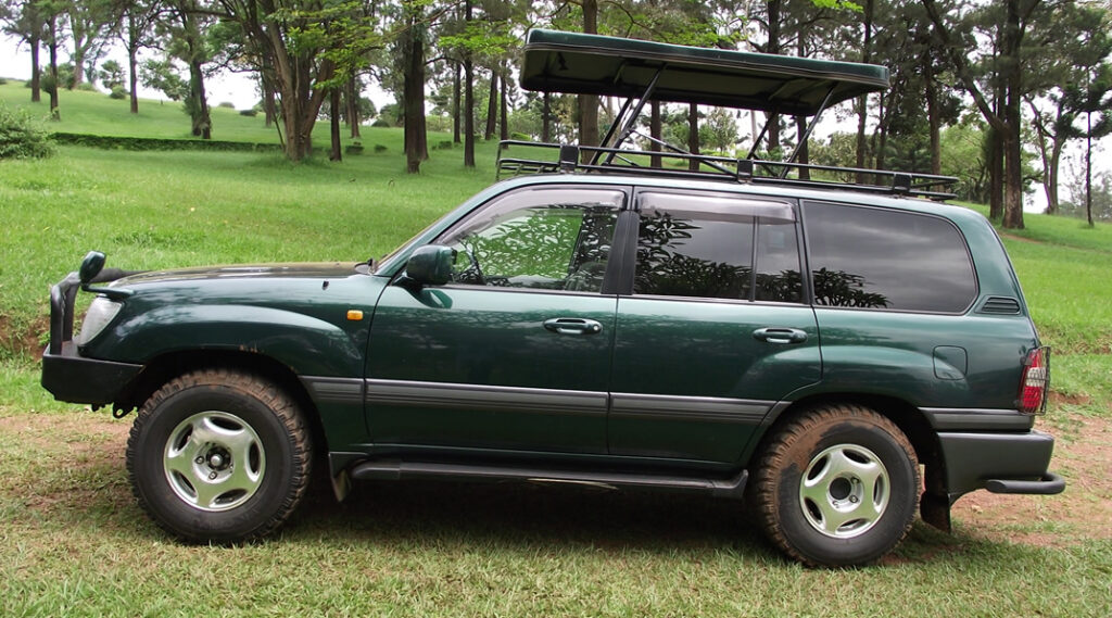 4x4 land cruiser v8 rental uganda with a pop up roof