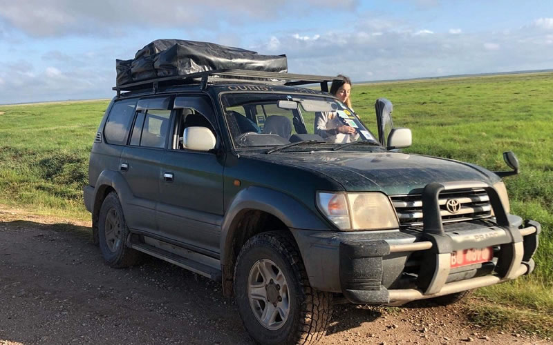 4x4 car hire uganda land cruiser TX