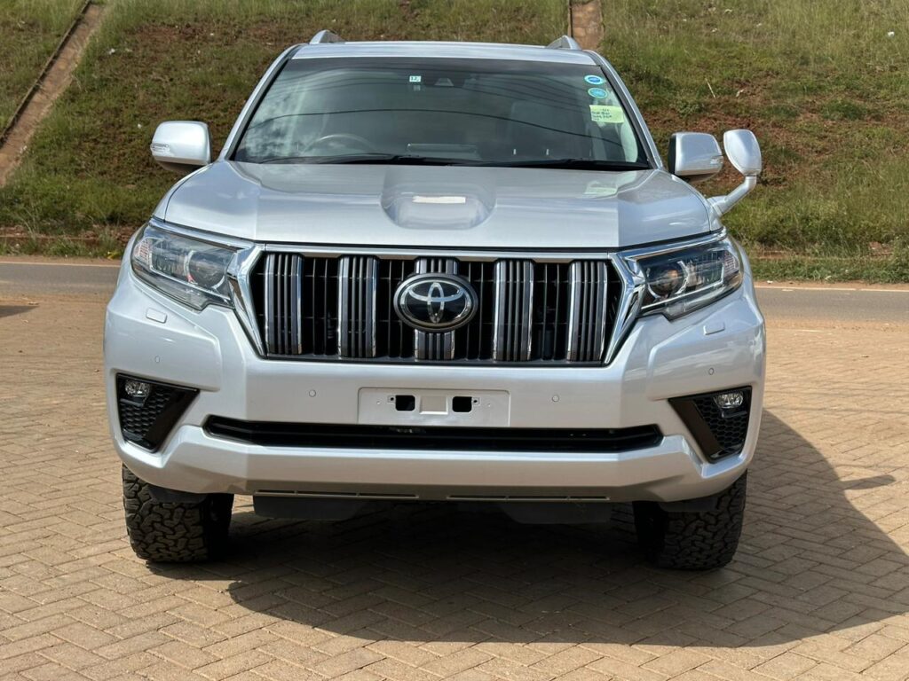 rent a 4x4 car in Uganda from Netherlands