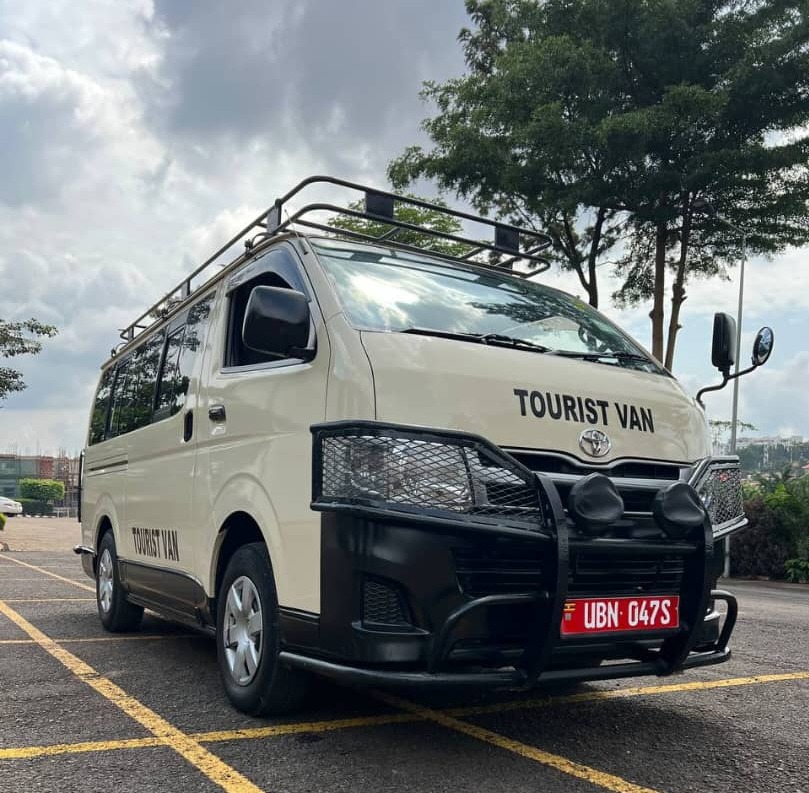 4x4 safari van hire in uganda