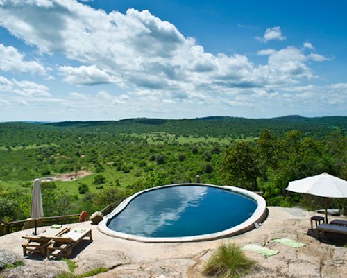 lakes to visit while in uganda
